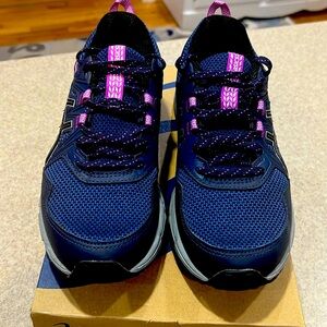ASICS Women’s Sneakers size 8